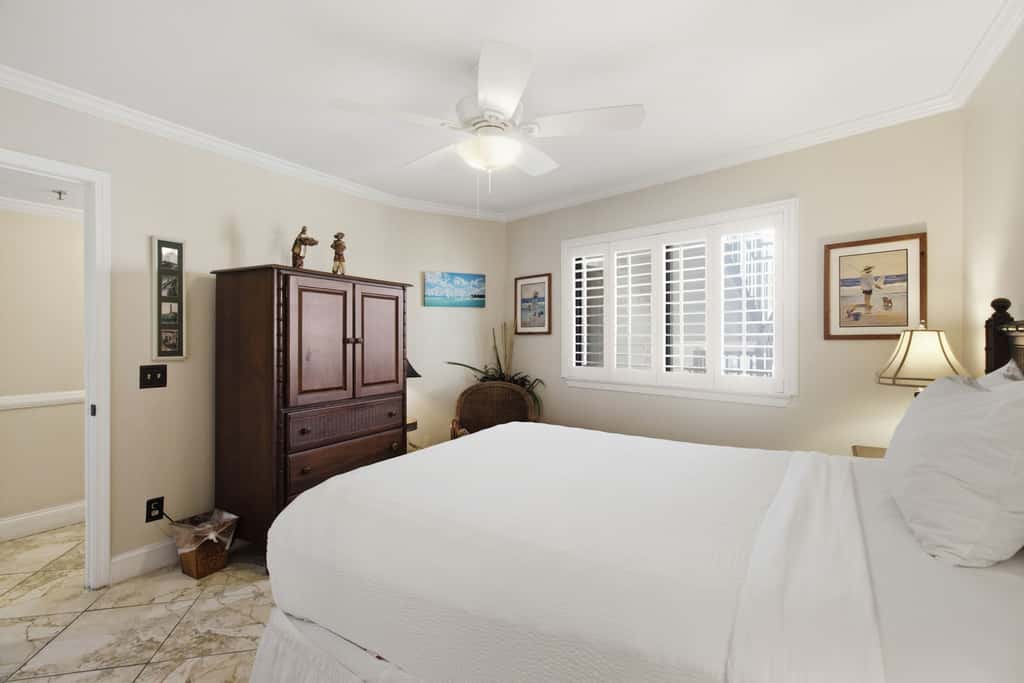 8th Floor Comfortable gulf view Condo, beach setup included, Near dining