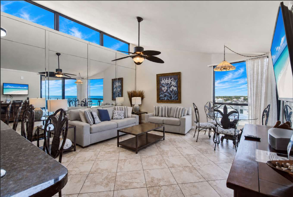 8th Floor Comfortable gulf view Condo, beach setup included, Near dining