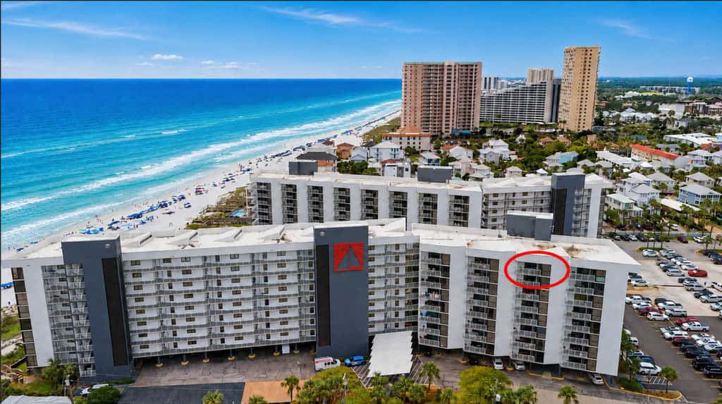 8th Floor Comfortable gulf view Condo, beach setup included, Near dining