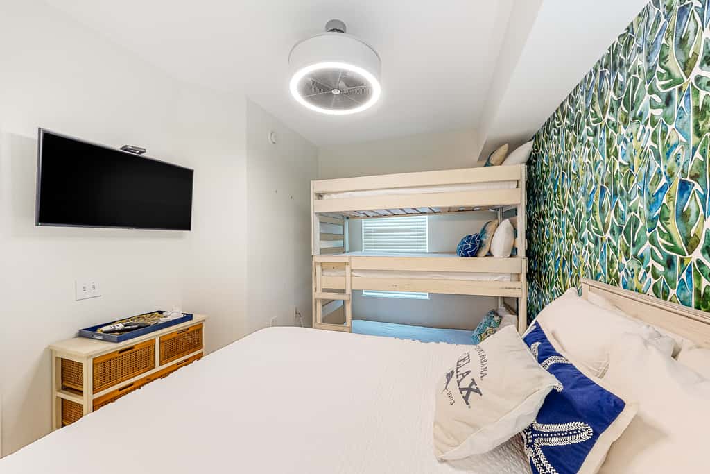 Majestic Sun B1010 Beachfront Bliss with Pool!