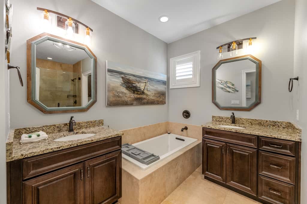 Villa Lago - Emerald Isle