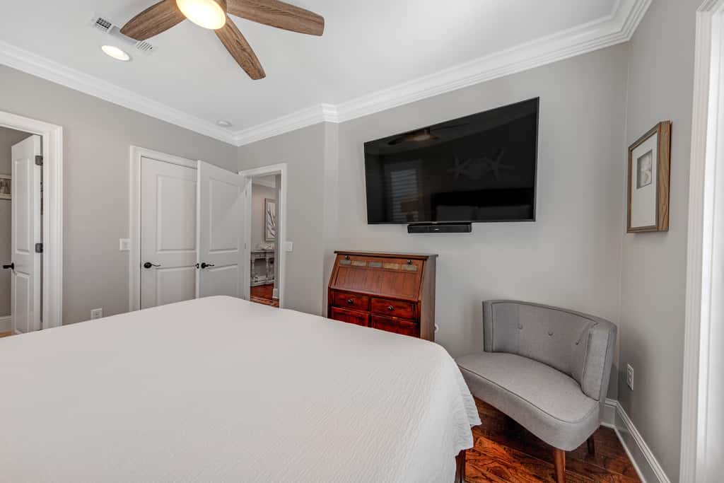Villa Lago - Emerald Isle