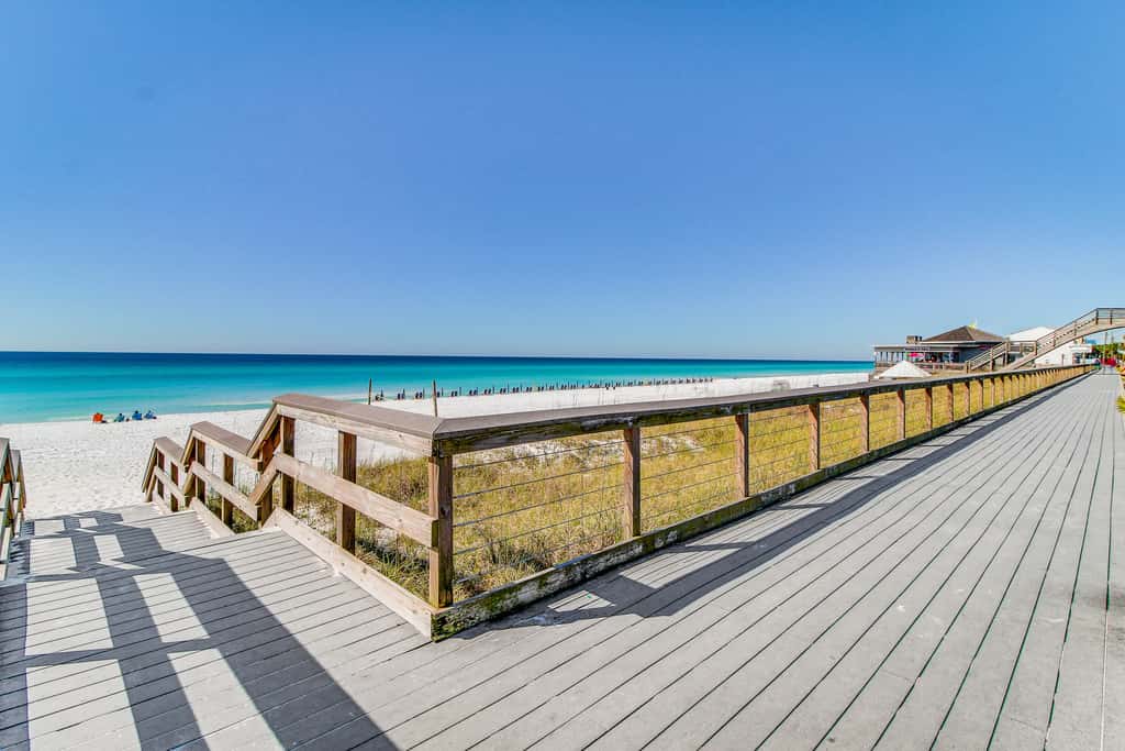 Villa Lago - Emerald Isle