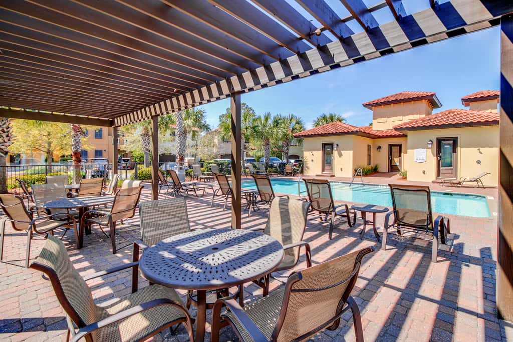Villa Lago - Emerald Isle