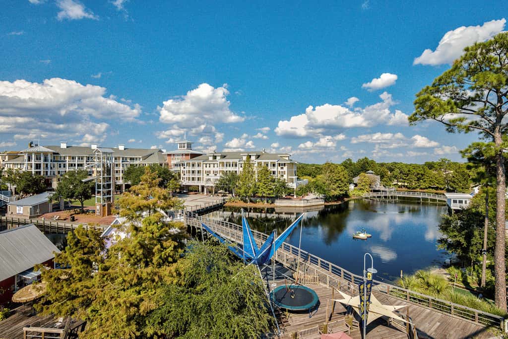 Villa Lago - Emerald Isle