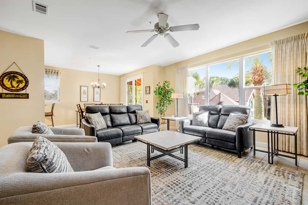 Dog-friendly townhome with golf cart, close to shops, restaurants, pools, & beach