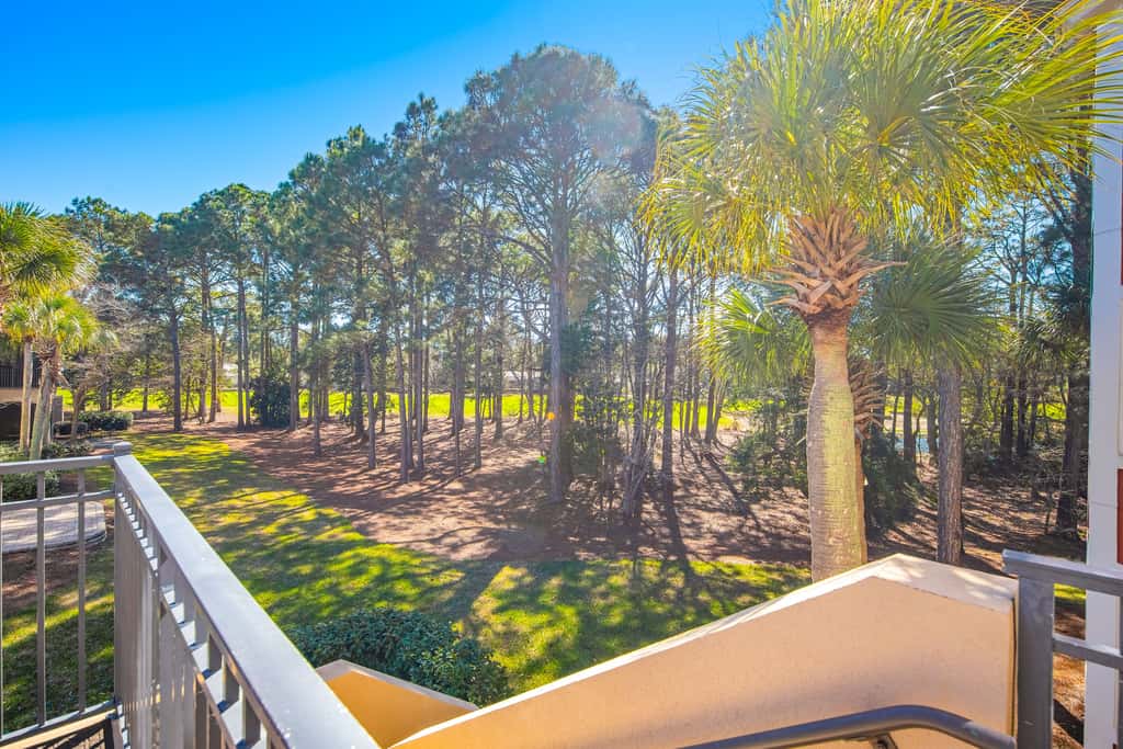 Dog-friendly townhome with golf cart, close to shops, restaurants, pools, & beach