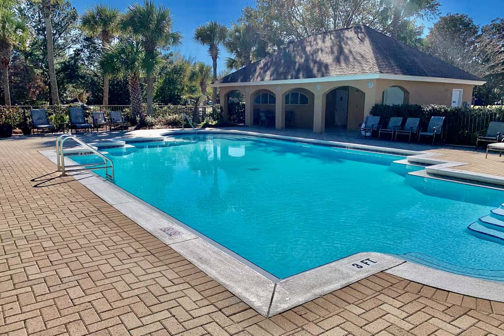 Dog-friendly townhome with golf cart, close to shops, restaurants, pools, & beach