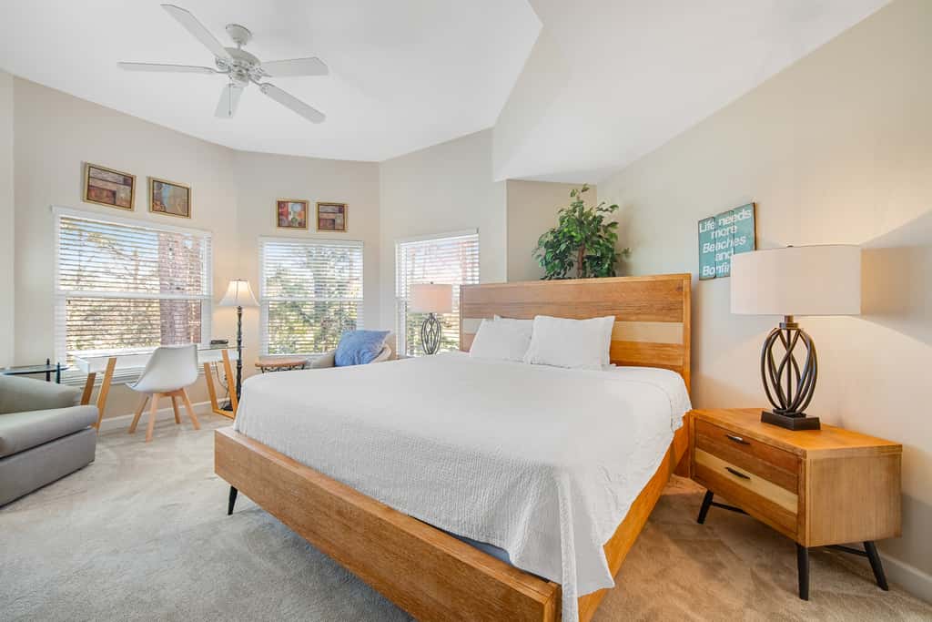 Dog-friendly townhome with golf cart, close to shops, restaurants, pools, & beach