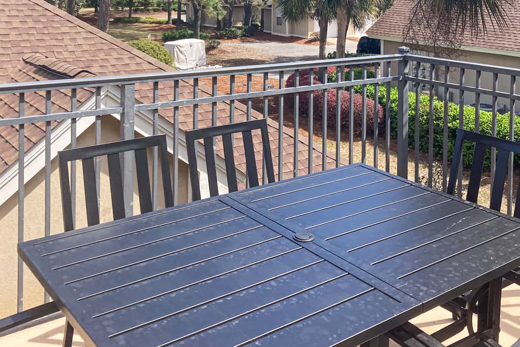 Dog-friendly townhome with golf cart, close to shops, restaurants, pools, & beach