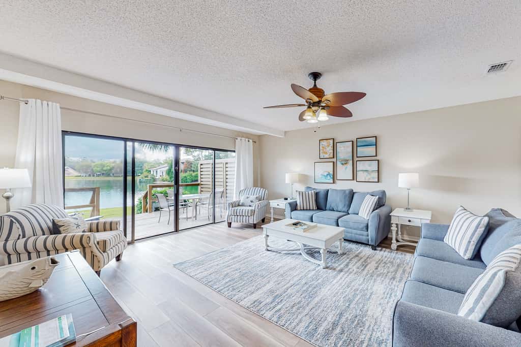 Lakefront resort condo with lake views, hot tub, pool, tennis, golf, deck, W&D