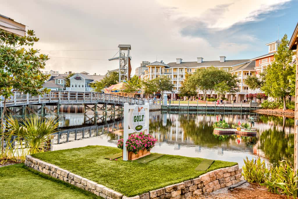 Lakefront resort condo with lake views, hot tub, pool, tennis, golf, deck, W&D