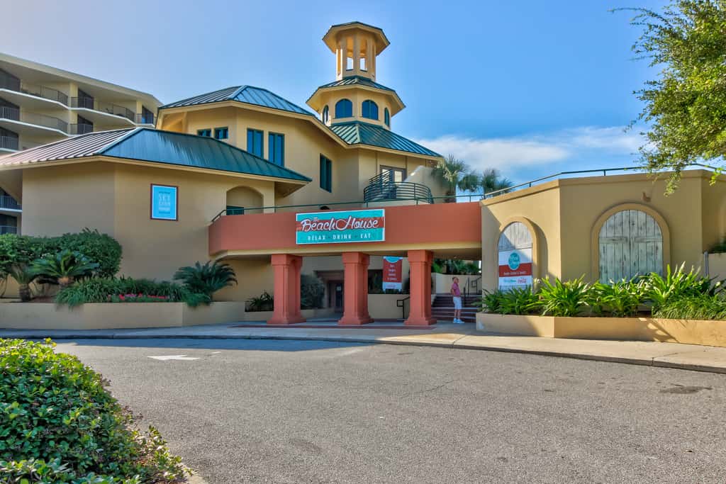 Lakefront resort condo with lake views, hot tub, pool, tennis, golf, deck, W&D