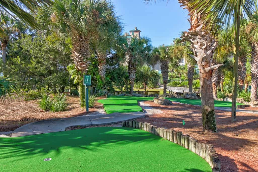 Lakefront resort condo with lake views, hot tub, pool, tennis, golf, deck, W&D