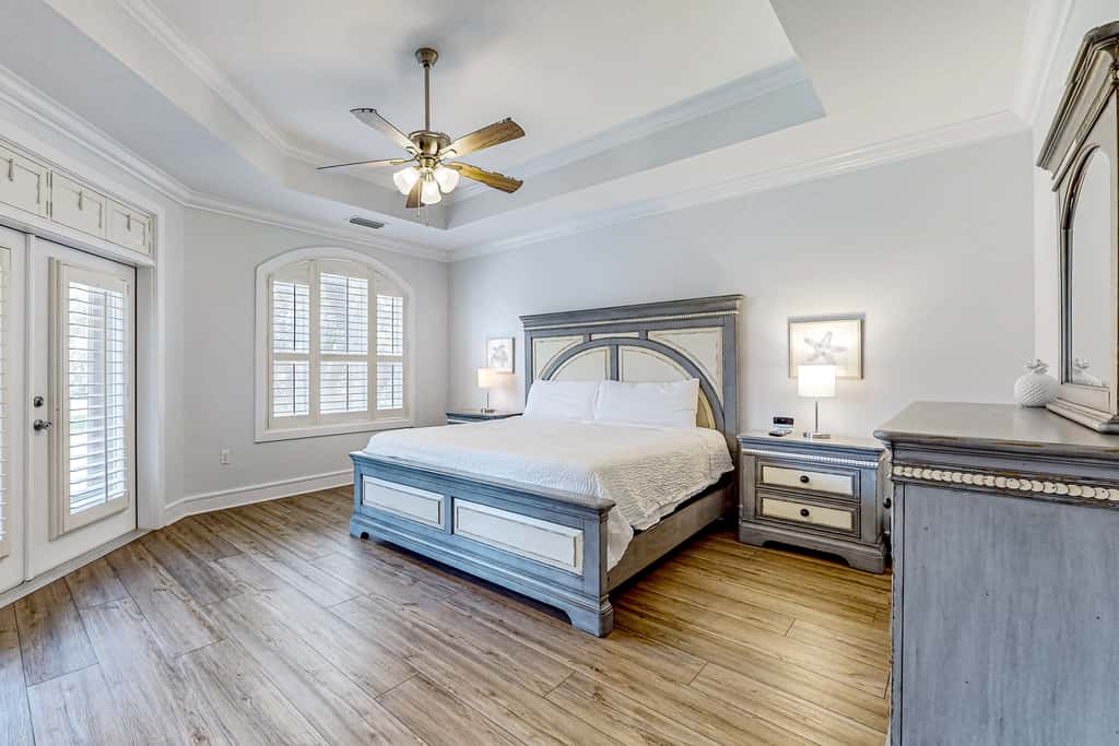 Enchanting home with pool, tennis, golf and washer/dryer