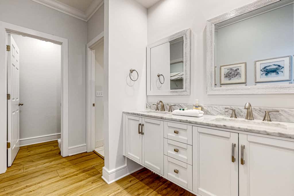 Enchanting home with pool, tennis, golf and washer/dryer