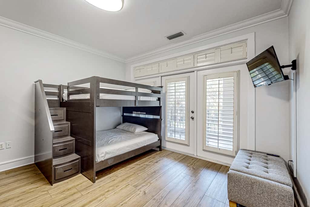 Enchanting home with pool, tennis, golf and washer/dryer