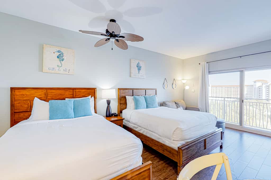 Sun kissed 9th floor studio with gulf views, pools, hot tub - close to beach