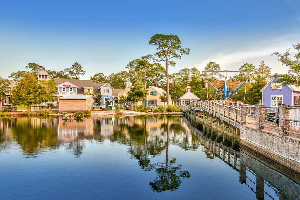 Sun kissed 9th floor studio with gulf views, pools, hot tub - close to beach