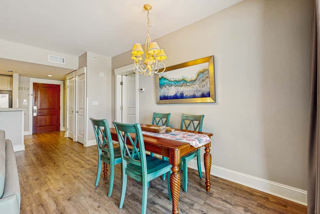 3rd-floor Condo with pools, marina, tennis, large balcony, beach access