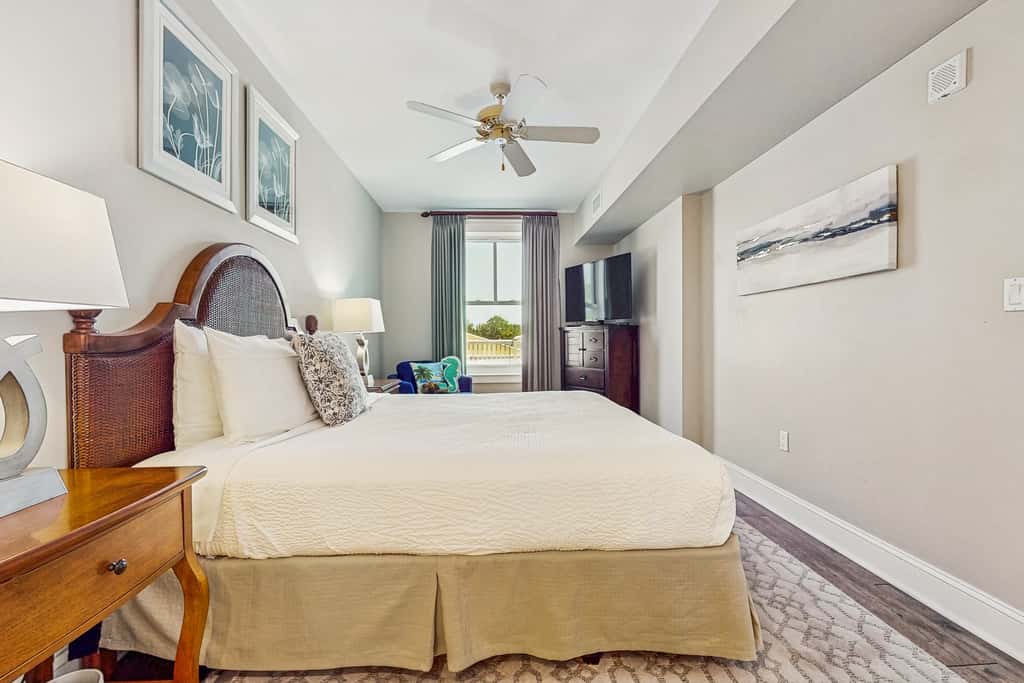 3rd-floor Condo with pools, marina, tennis, large balcony, beach access