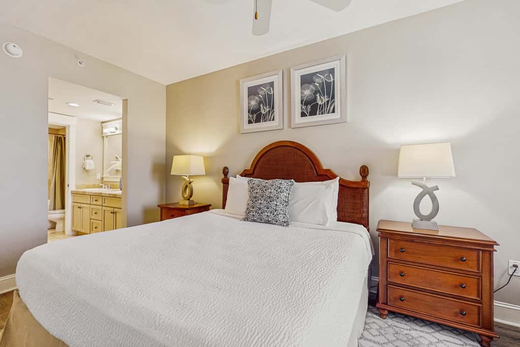 3rd-floor Condo with pools, marina, tennis, large balcony, beach access