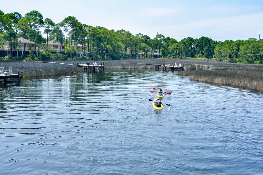 3rd-floor Condo with pools, marina, tennis, large balcony, beach access