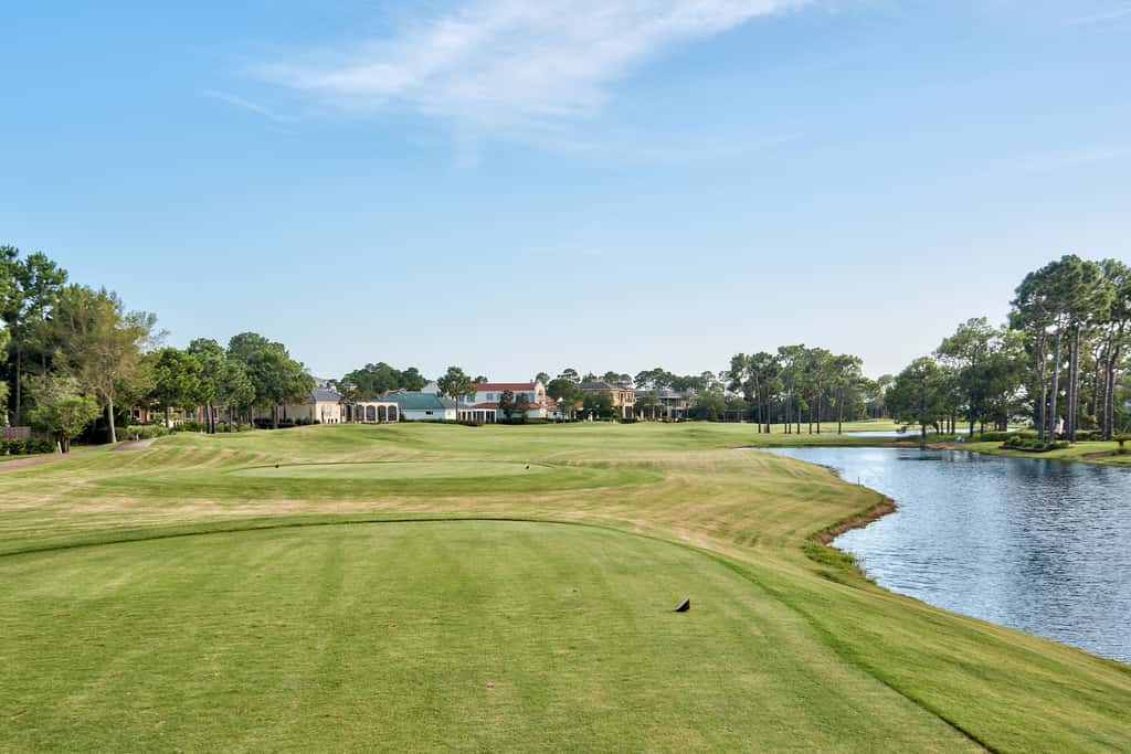 3rd-floor Condo with pools, marina, tennis, large balcony, beach access