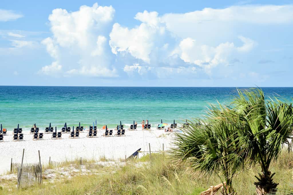 3rd-floor Condo with pools, marina, tennis, large balcony, beach access