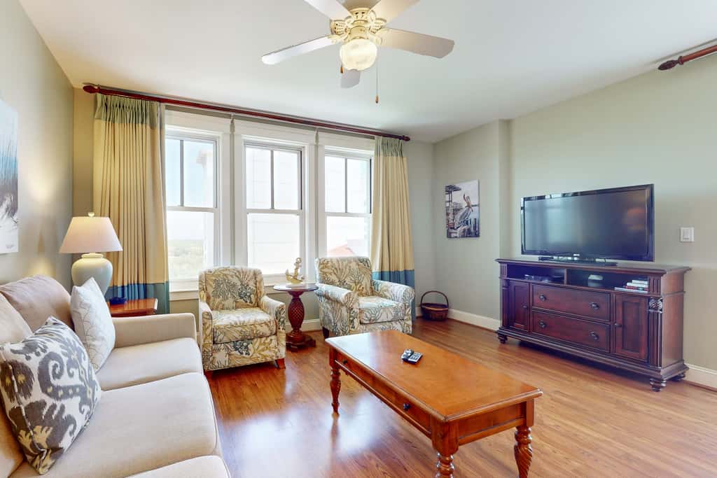 Modern comfort at the Grand with on-site pool, hot tub & fitness center