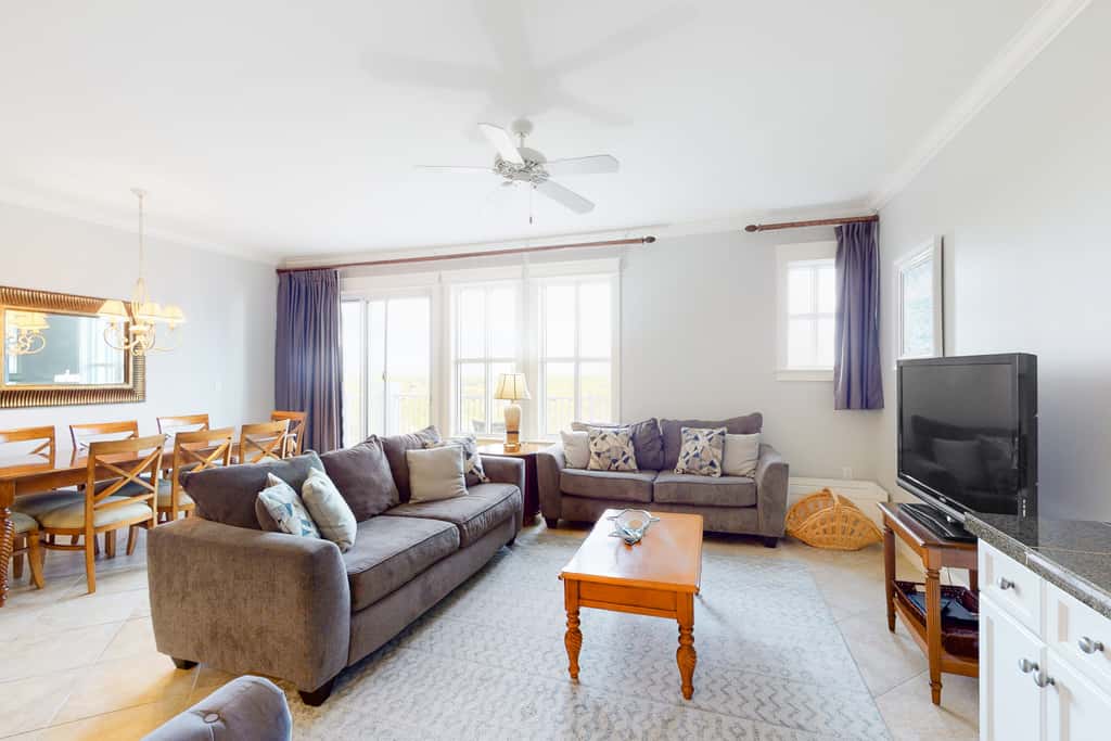 Grand resort condo with golf course, pool & luxe amenities
