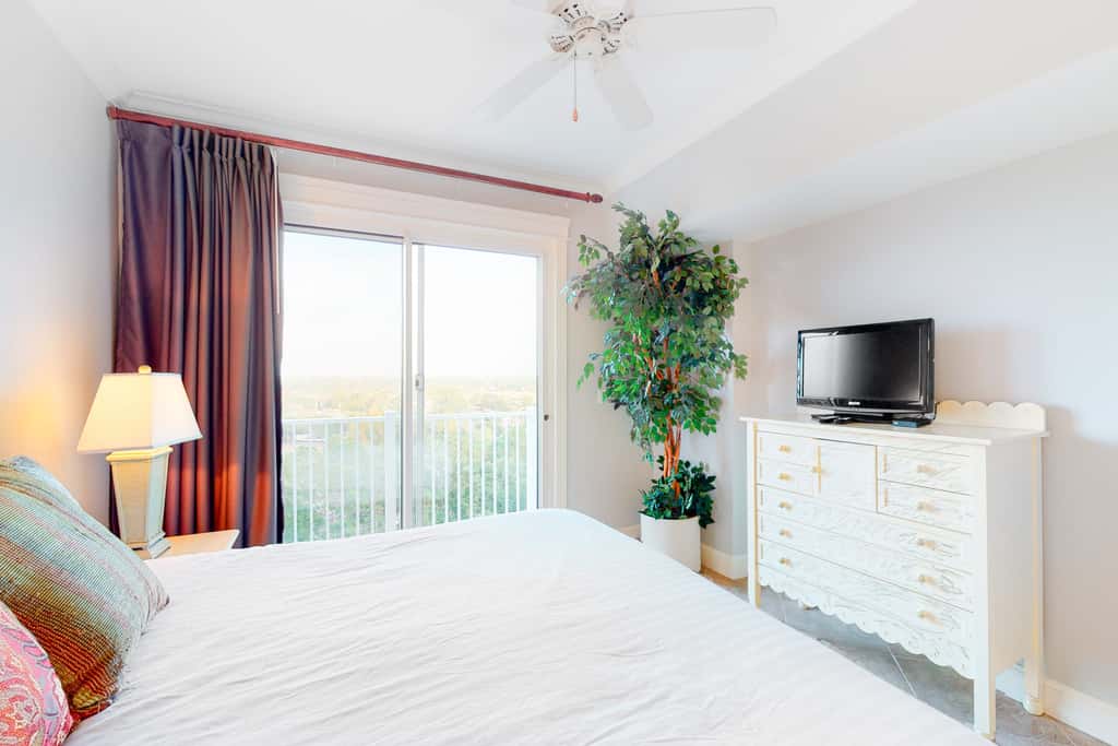 Grand resort condo with golf course, pool & luxe amenities