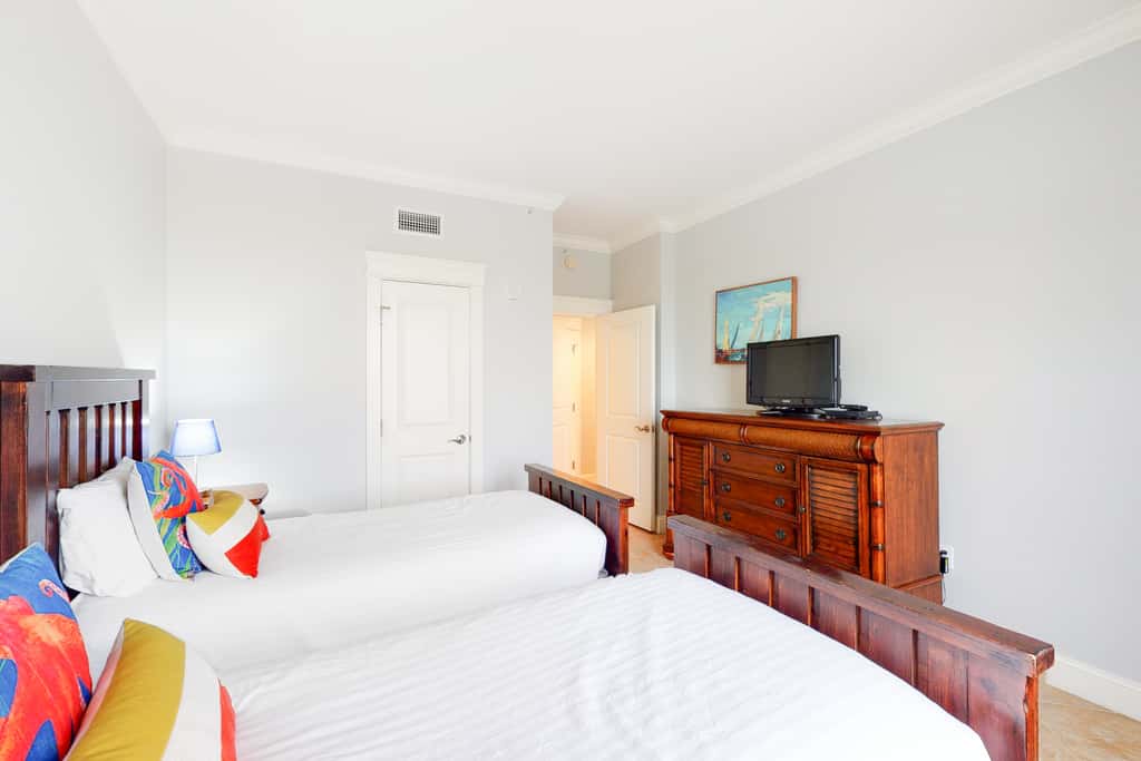 Grand resort condo with golf course, pool & luxe amenities
