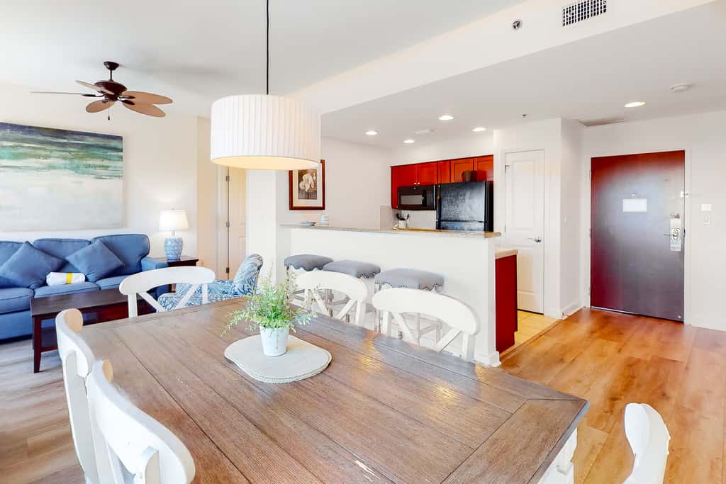Beach resort bliss with pools, beach access, marina & Gulf views