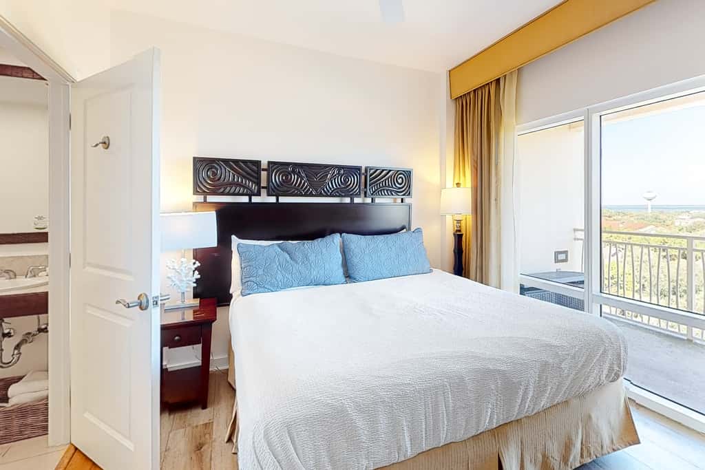 Beach resort bliss with pools, beach access, marina & Gulf views