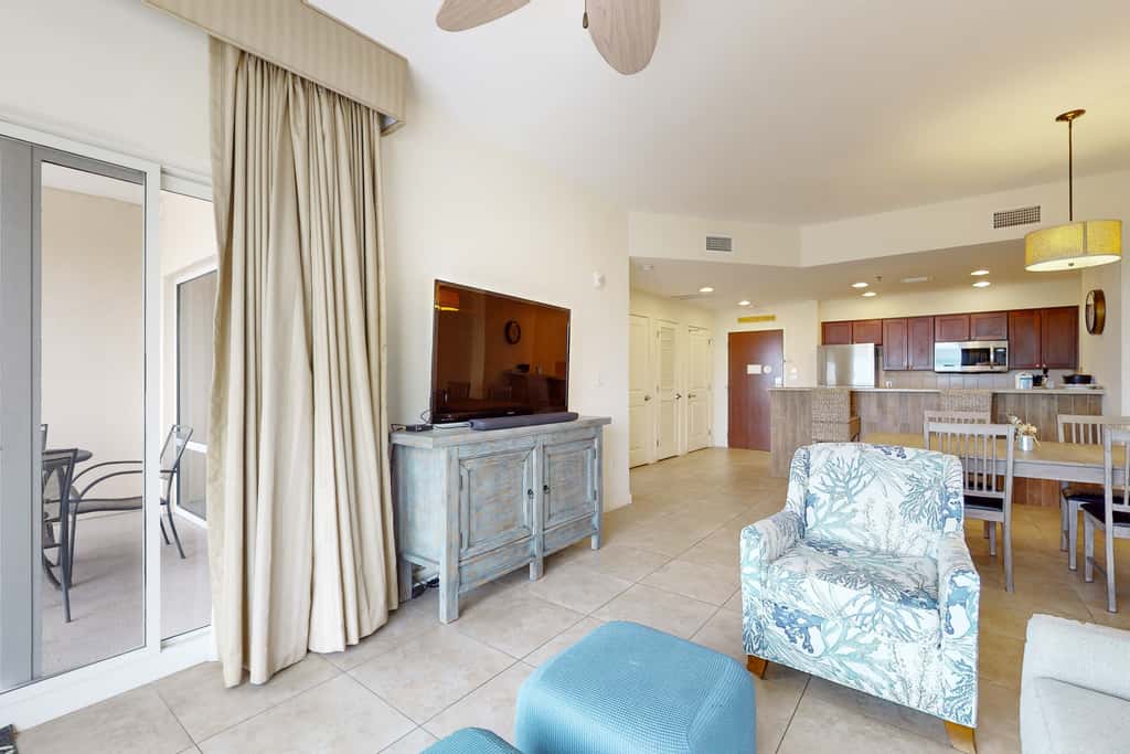 Sparkling Luau II condo with marina, pools, tennis & golf