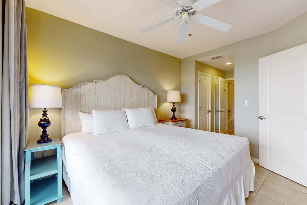 Sparkling Luau II condo with marina, pools, tennis & golf