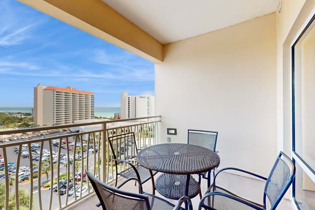 Sparkling Luau II condo with marina, pools, tennis & golf