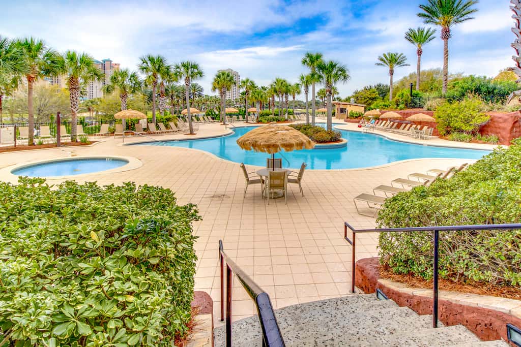 Sparkling Luau II condo with marina, pools, tennis & golf