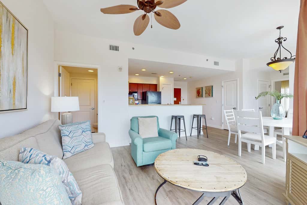 9th-floor condo with lagoon pool, hot tub & large balcony