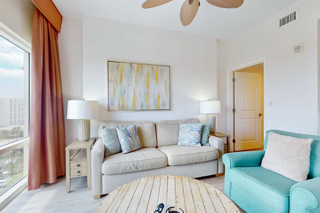 9th-floor condo with lagoon pool, hot tub & large balcony