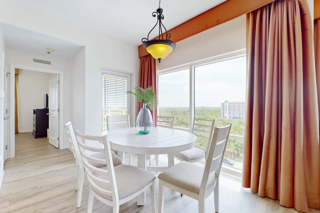 9th-floor condo with lagoon pool, hot tub & large balcony