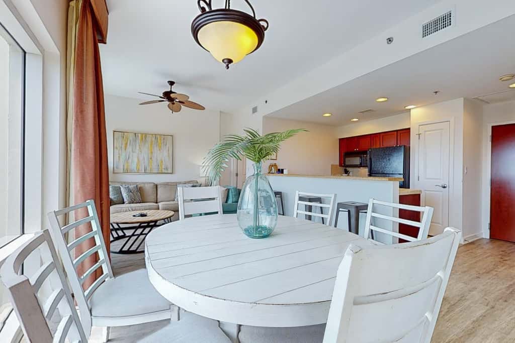 9th-floor condo with lagoon pool, hot tub & large balcony