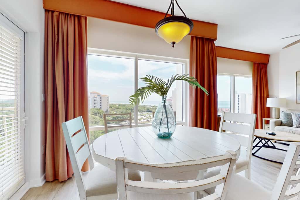 9th-floor condo with lagoon pool, hot tub & large balcony