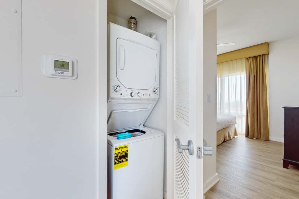 9th-floor condo with lagoon pool, hot tub & large balcony
