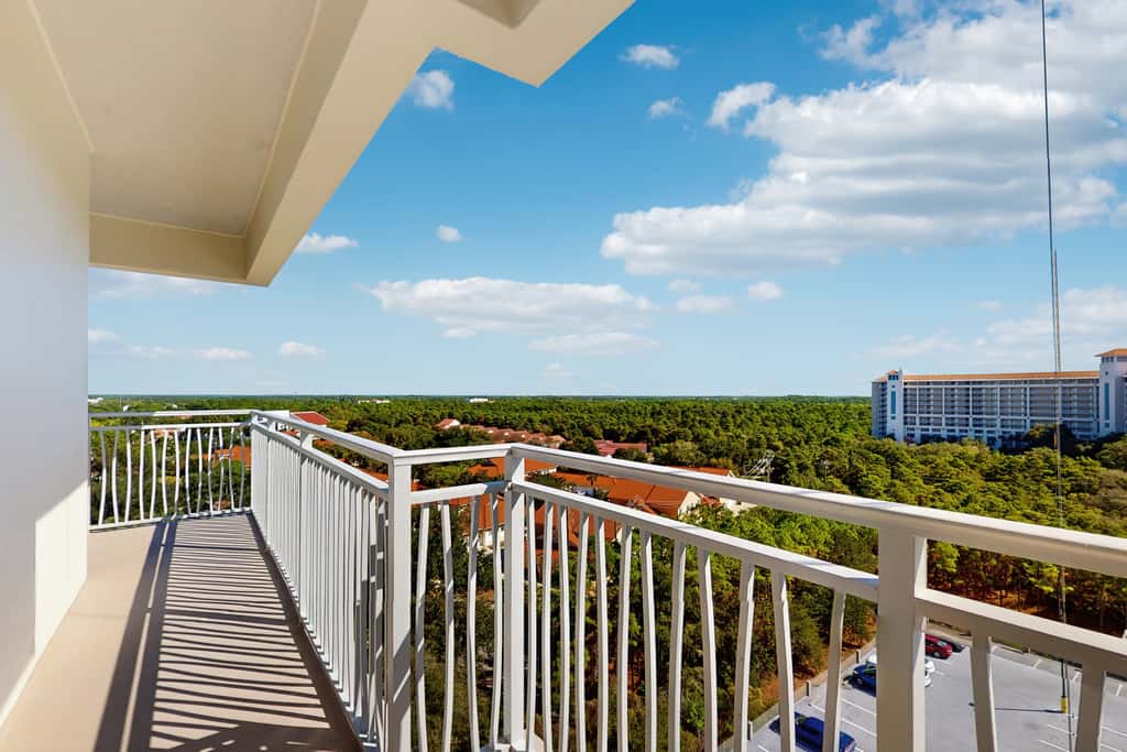 Luau getaway with pools, hot tub, beach access, & private balcony