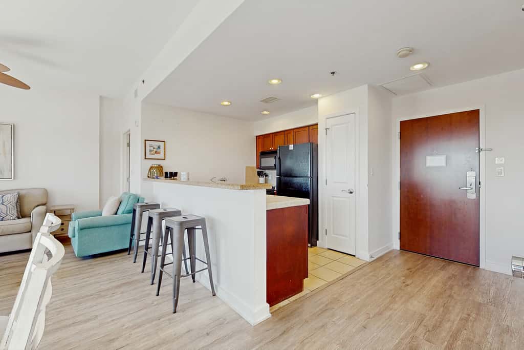 Luau getaway with pools, hot tub, beach access, & private balcony