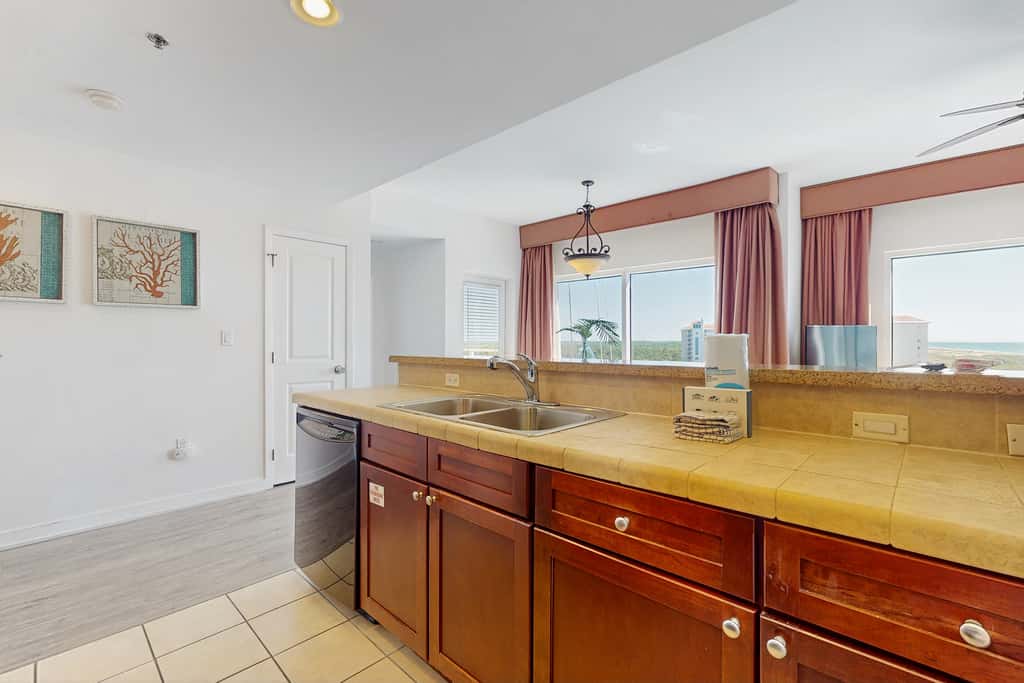 Luau getaway with pools, hot tub, beach access, & private balcony