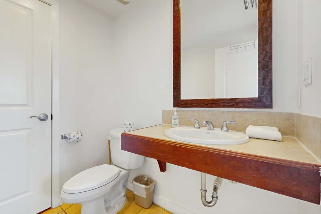 Luau getaway with pools, hot tub, beach access, & private balcony
