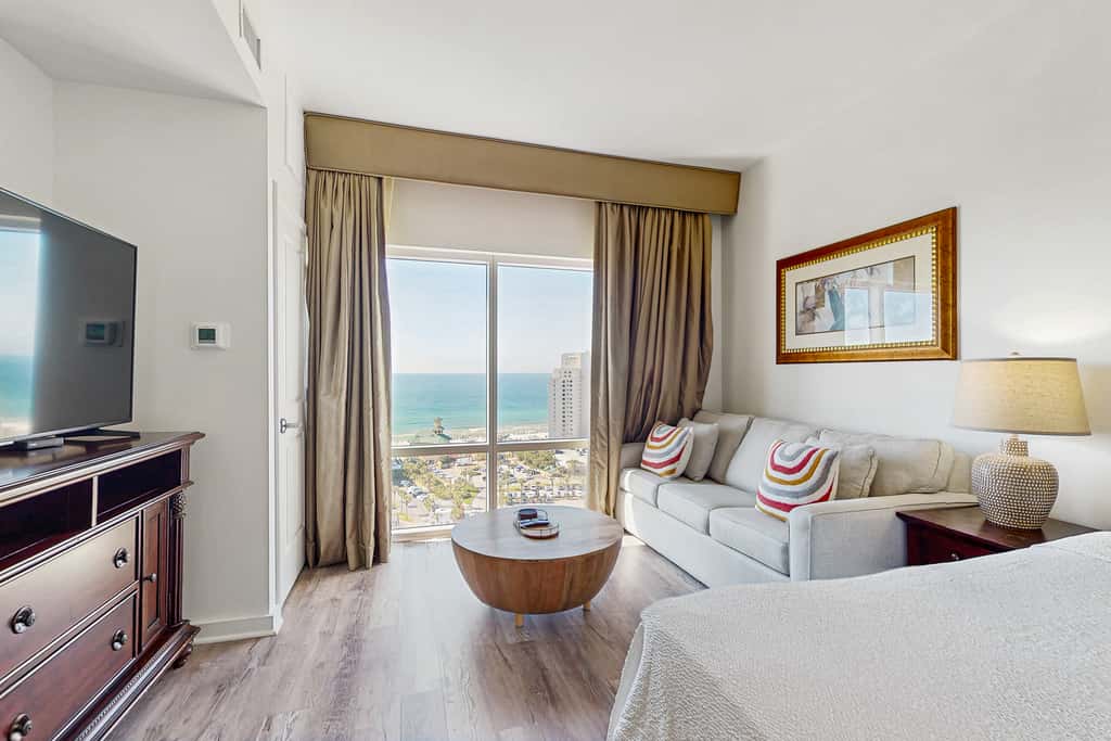 Cozy coastal efficiency with shared pool, hot tub & easy beach access
